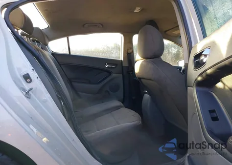 2015 Kia Forte Lx z USA, uszkodzony, nr VIN KNAFK4A6XF5411073